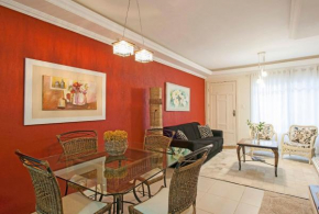 CASA CONJUGADA COMPLETA NO CENTRO DE CANELA COM DUAS SUÍTES - Ótima localização!
